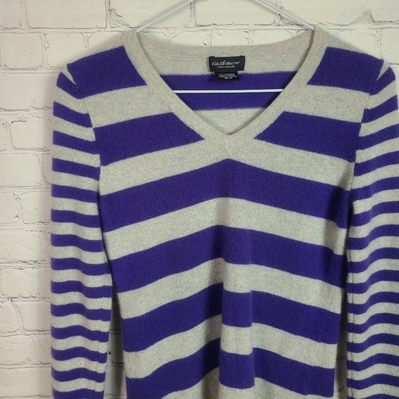 lord & Taylor Cashmere sweater size XS - Picture 2 of 5